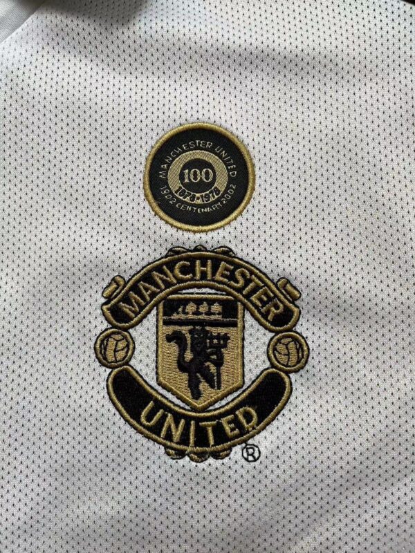 RETRO MANCHESTER UNITED 2001(100 YEARS SPECIAL JERSEY) - Image 3